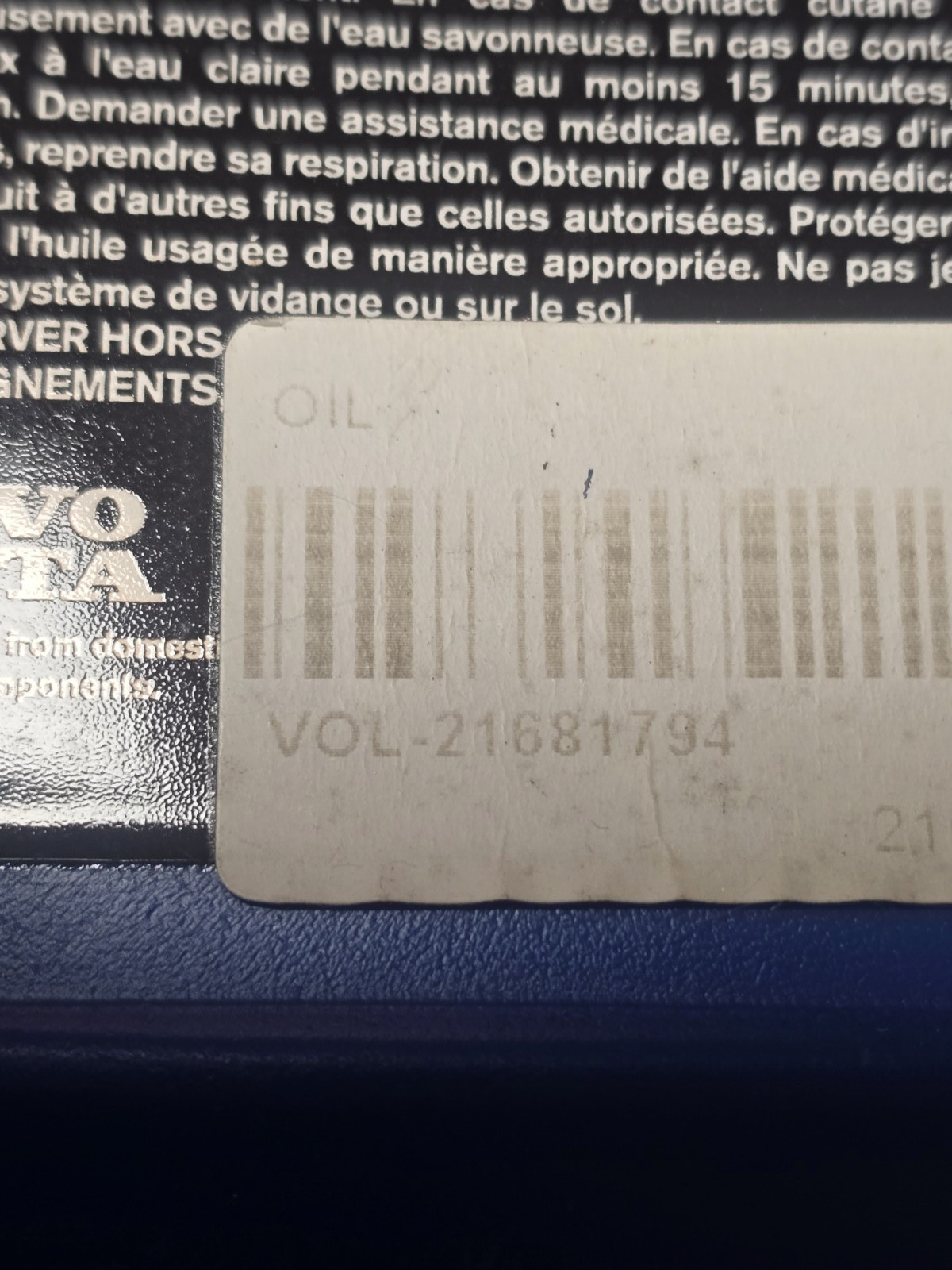 VOLVO PENTA FULL SYNTHETIC ENGINE OIL QUART BOTTLE 21681794