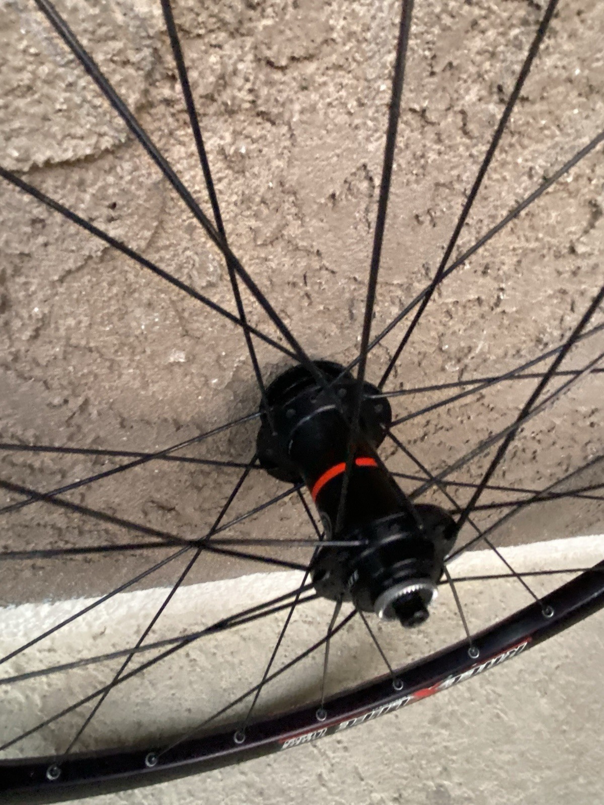 Black Bontrager Race X Lite Tubeless F100/R135mmQR 26” Centerlock Disc Wheelset