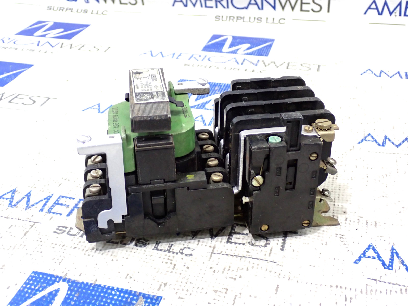 GE CR206C0 Size 1 3 Pole 27 Amp 600 Volt Starter 90/115 Volt Coil - Tested ST448