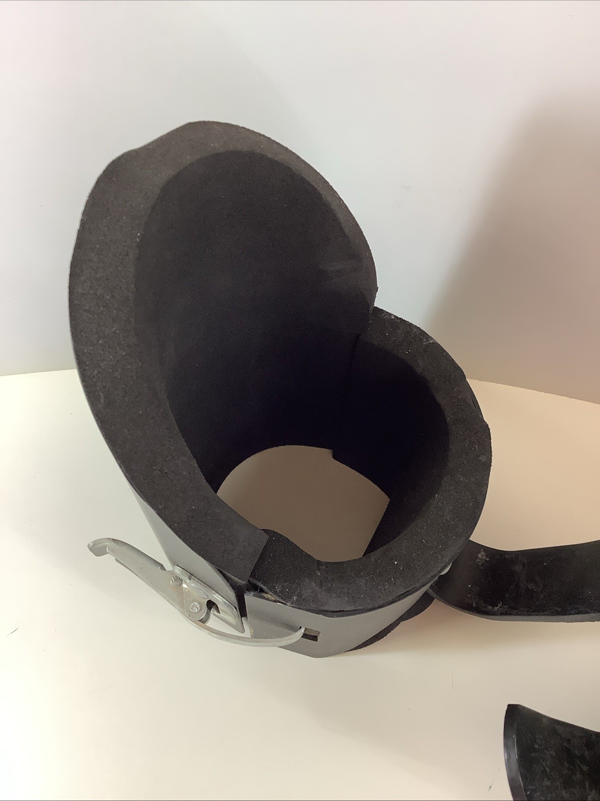 Vintage 1980’s Gravity Guiding System Metal Inversion Boots Ankle Holders w/ Box