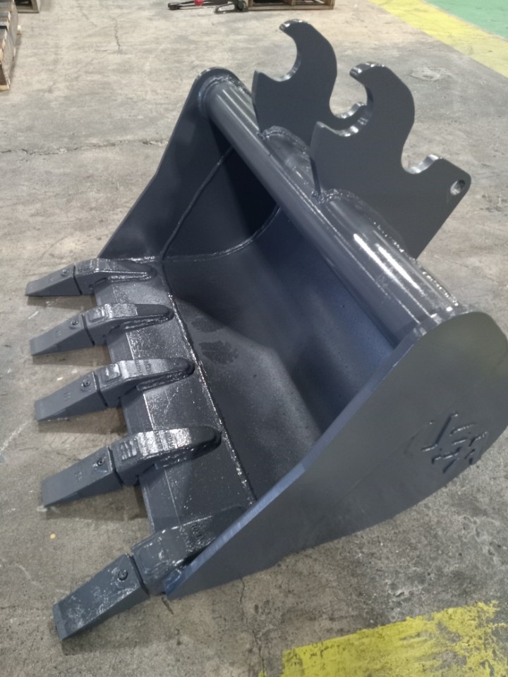30 Inch Mini Excavator Bucket Fits Machines 5,000 To 6,000 Lbs