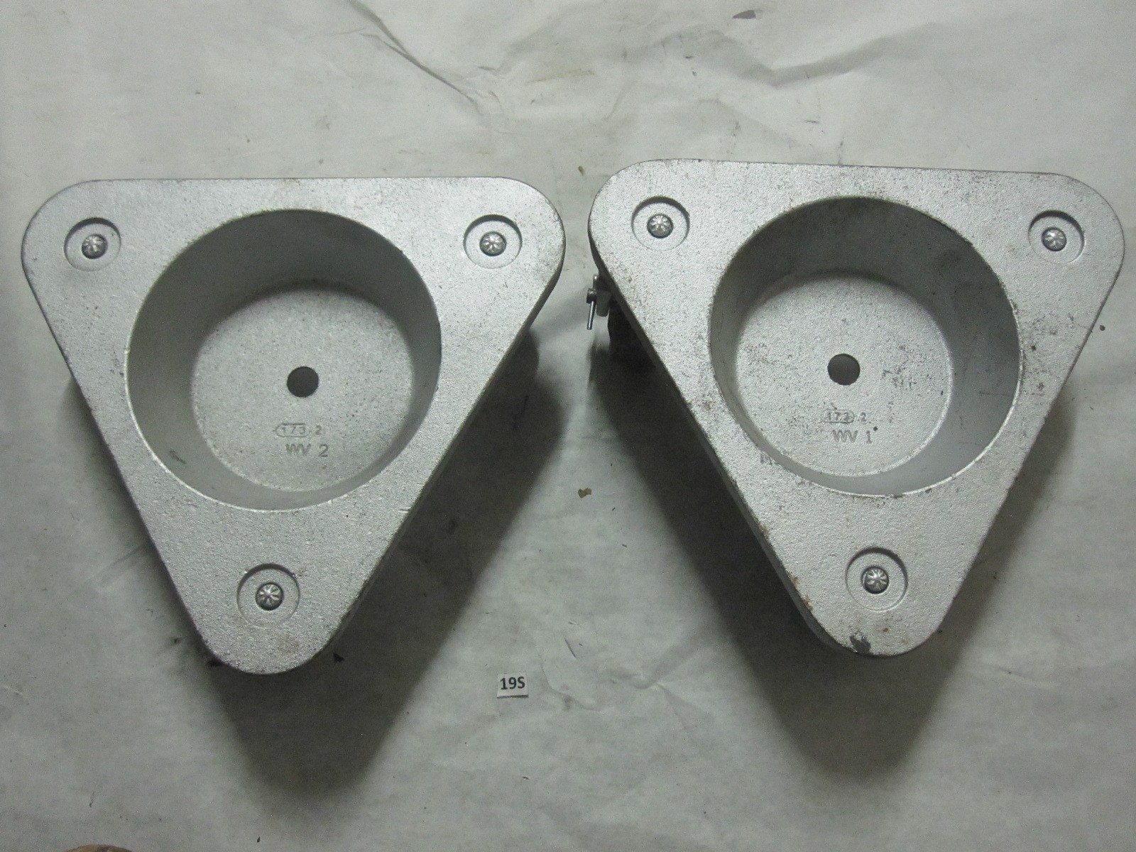 2x Bond 3310 Cast Iron Triangular CUP DOLLY Phenolic Wheels 750 lb Capacity