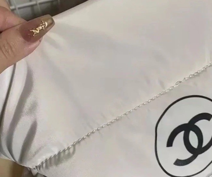 Beauty Pouch White Chanel VIP Cosmetic Makeup Case Organizer New