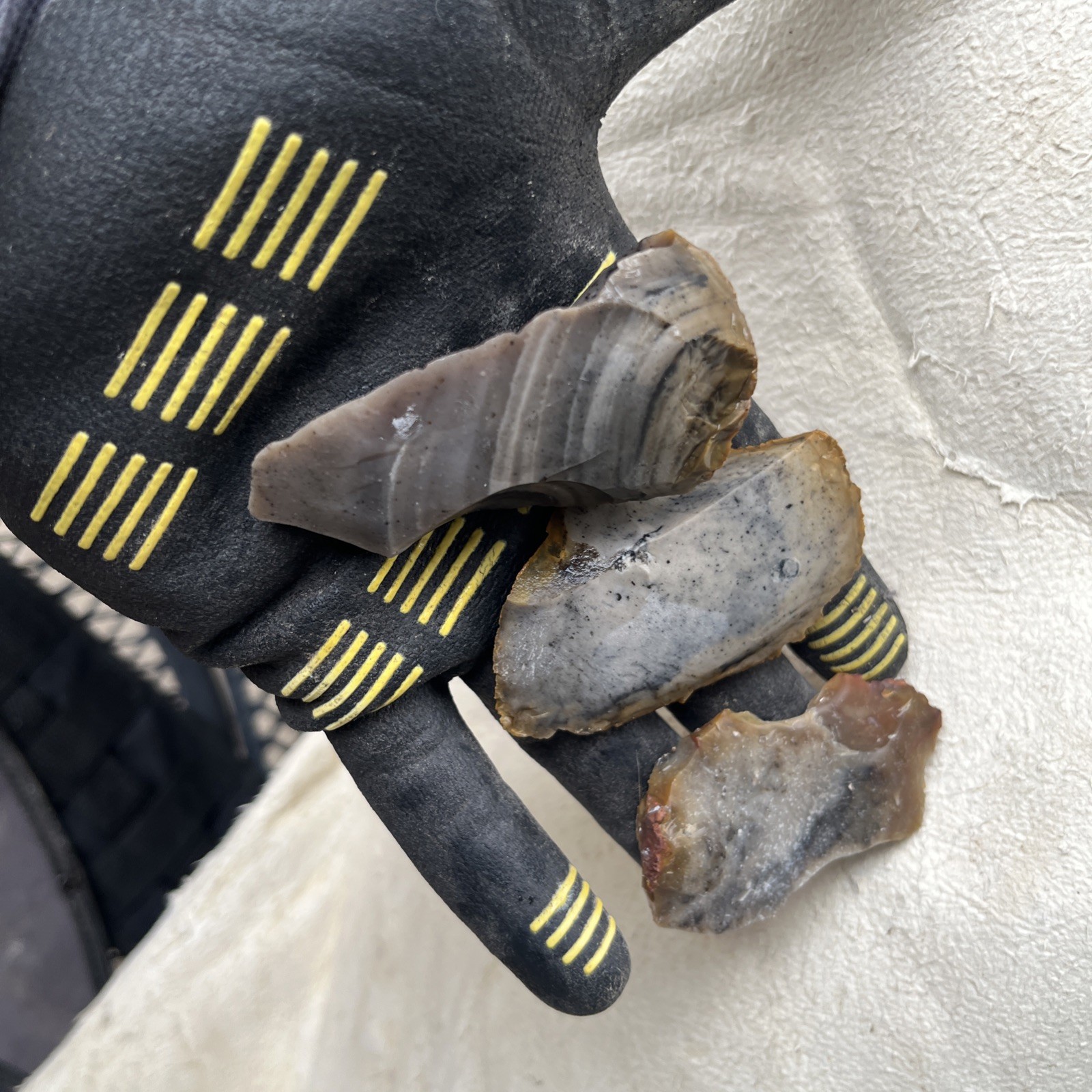 Heat Treated Variety Texas Chert/Flint spalls for making 1-5 in. Points -12 lbs.