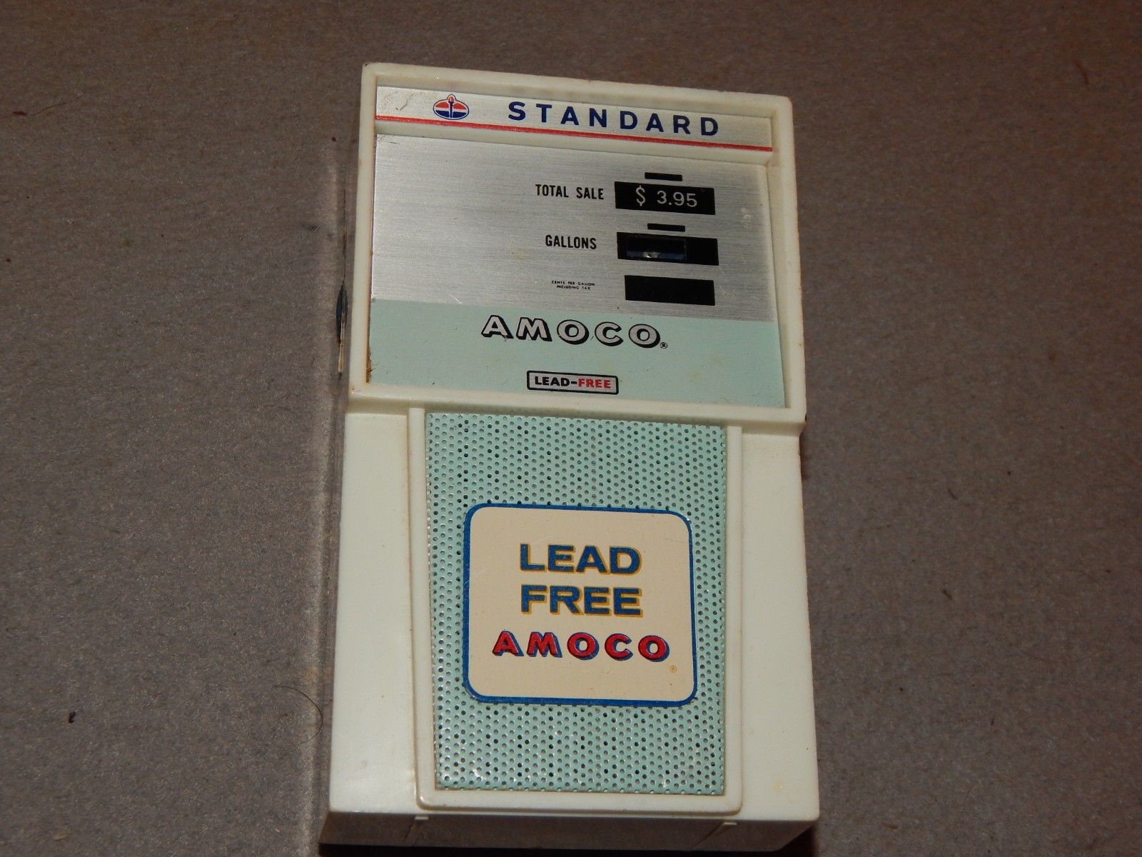 Vintage Standard Amoco Gas Pump AM Transistor Radio Parts Estate Find