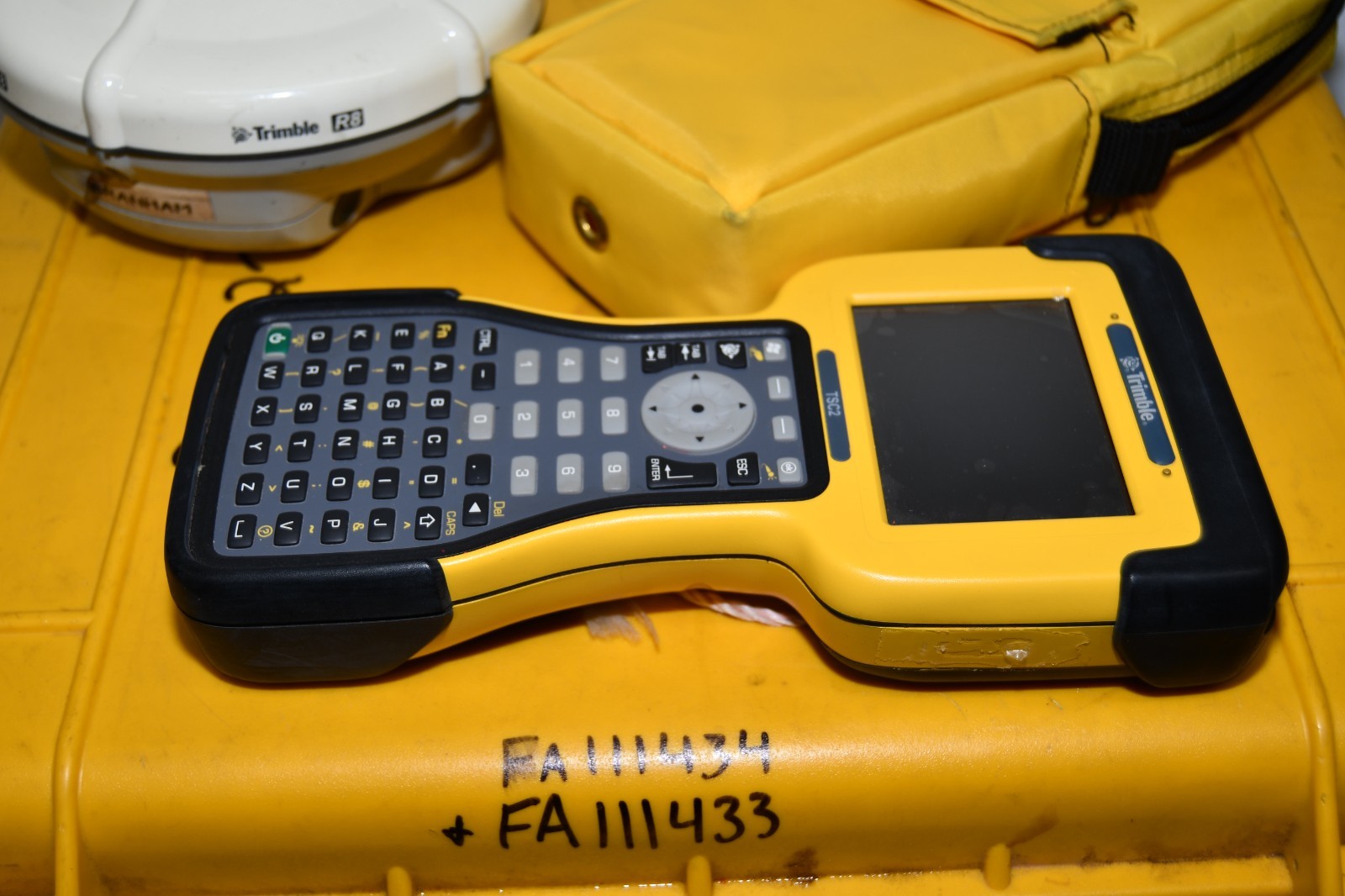 ^ Trimble R8 Model 2 GPS Receiver 60250-00 W/ TSC2 Controller #X6494