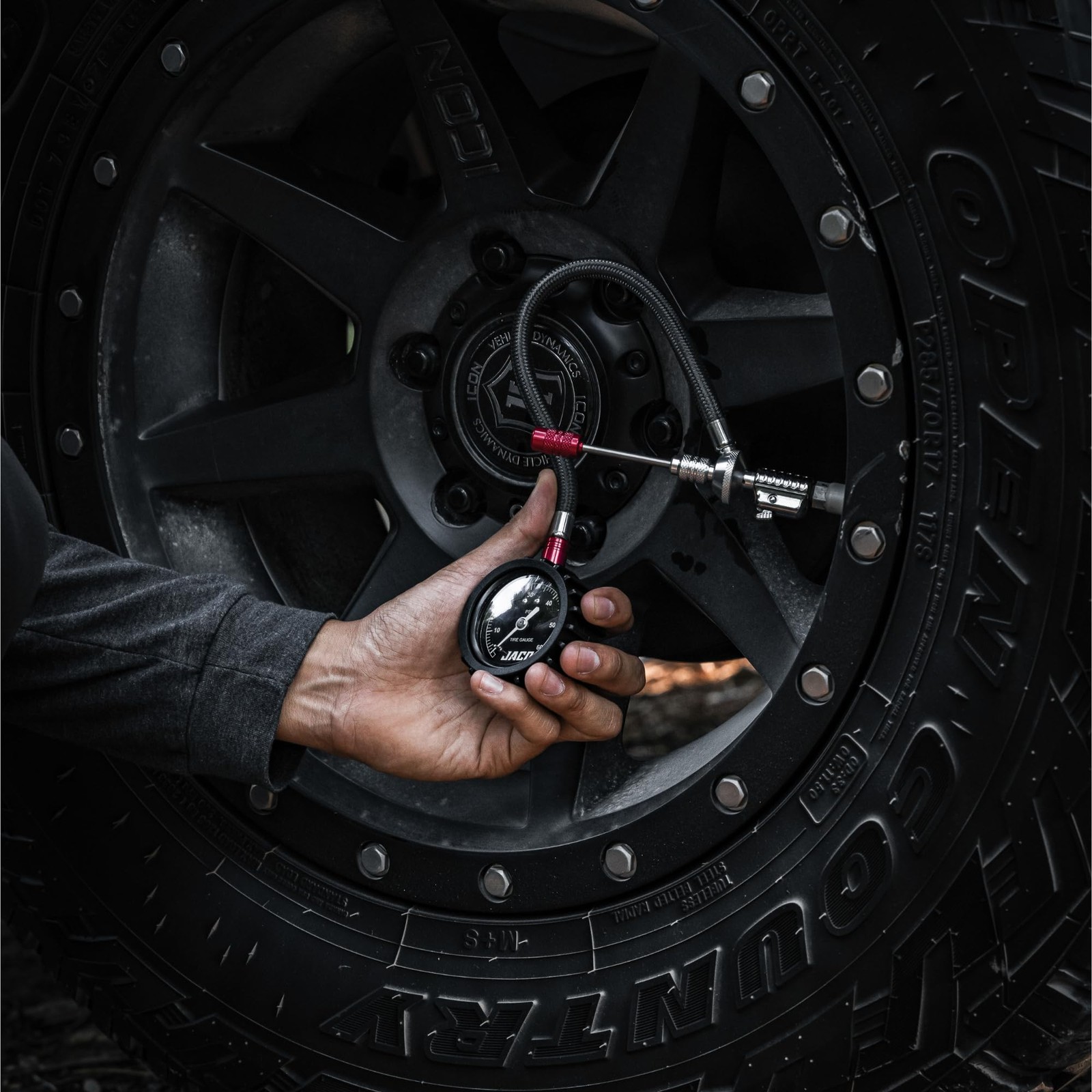 JACO Lightning RX4 Tire Deflator with Gauge | Rapid Quick-Connect Off Road...