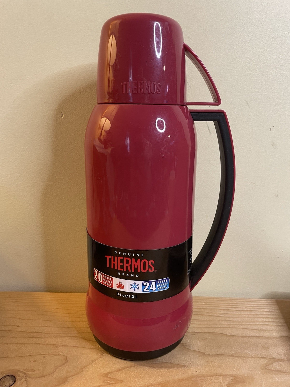 Thermos 33110atri6 Carafe Beverage Bottle 34 Oz / 1.0 Liter Red NEW