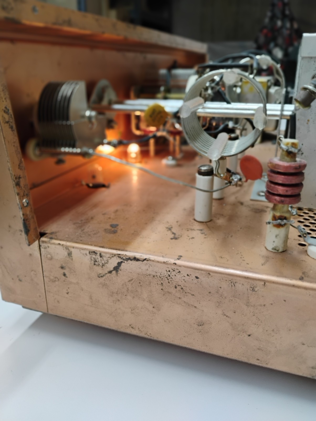 Vintage EICO Model 720 90 Watt CW Amateur Radio Transmitter. Powers Up!