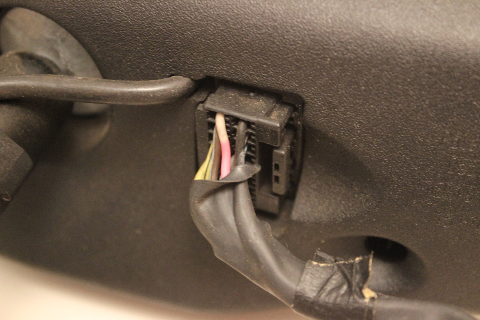 2003-06 Tahoe Yukon Suburban Sierra Avalanche Rear View Mirror Compass Temp OEM