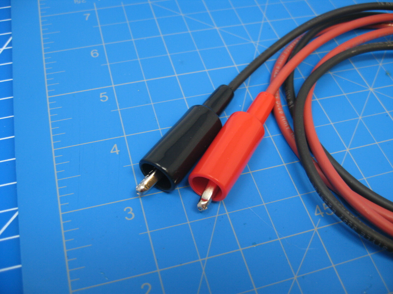 Custom Test Lead - Vintage Gear - Banana Plugs to Alligator Clips(Mueller BU-60)