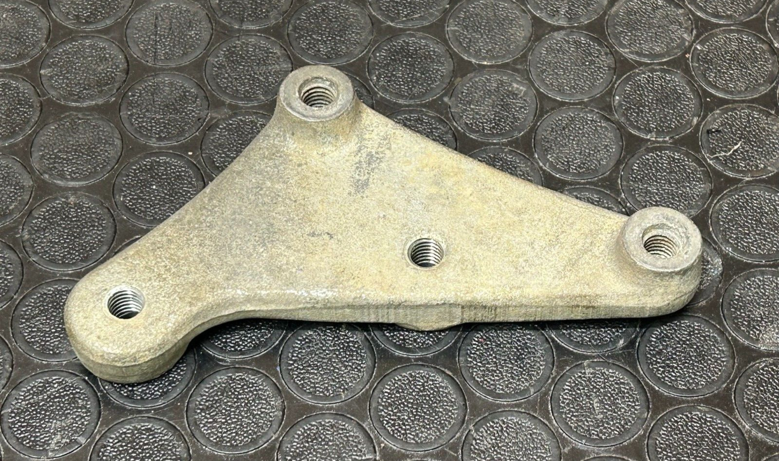 88-02 YAMAHA BLASTER YFS200 OEM REAR BRAKE CALIPER STAY MOUNT BRACKET ✅FASTSHIP✅