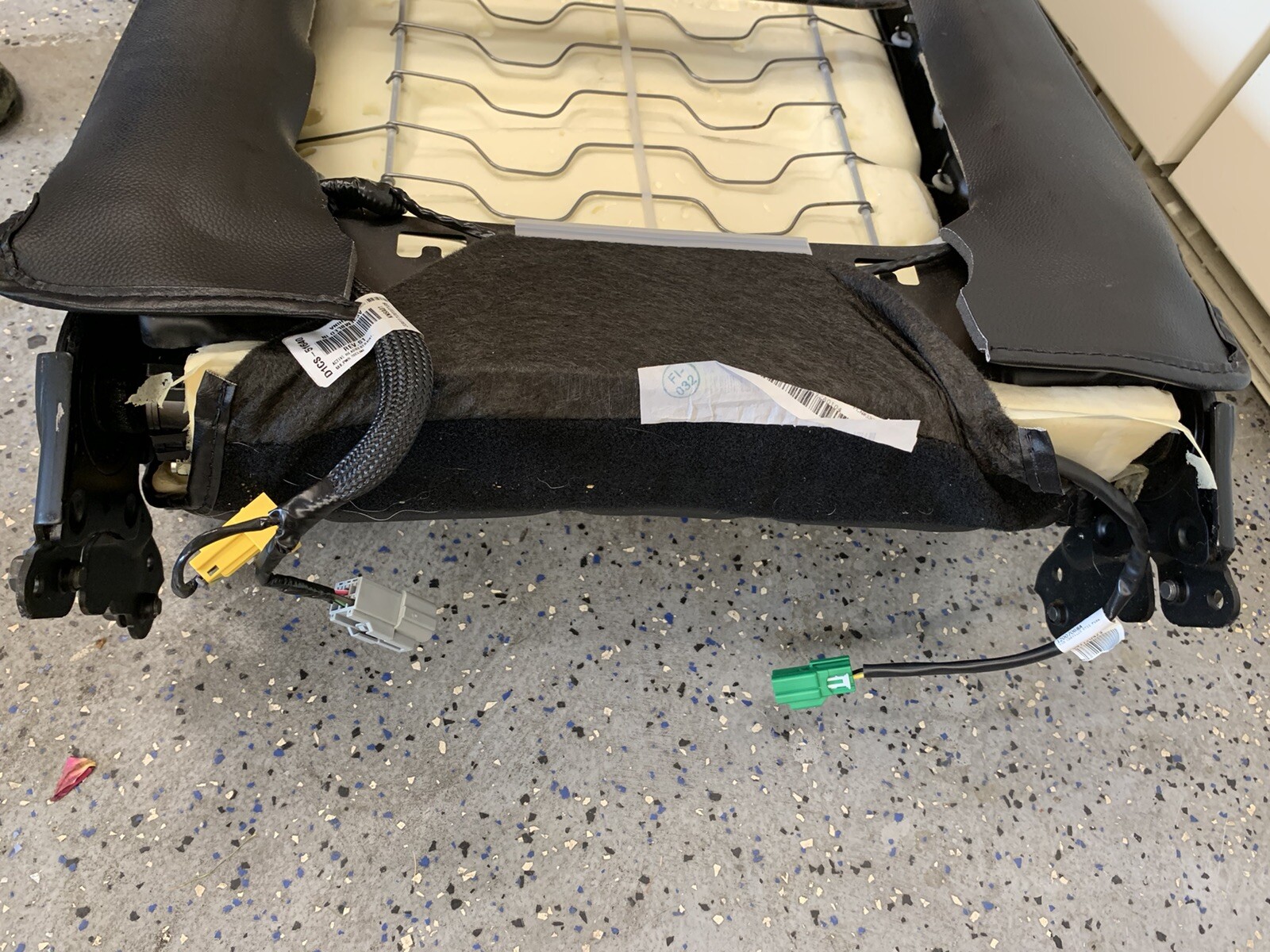 2012 Chrysler Town and Country Dodge caravan RIGHT front seat BLK Leather OEM