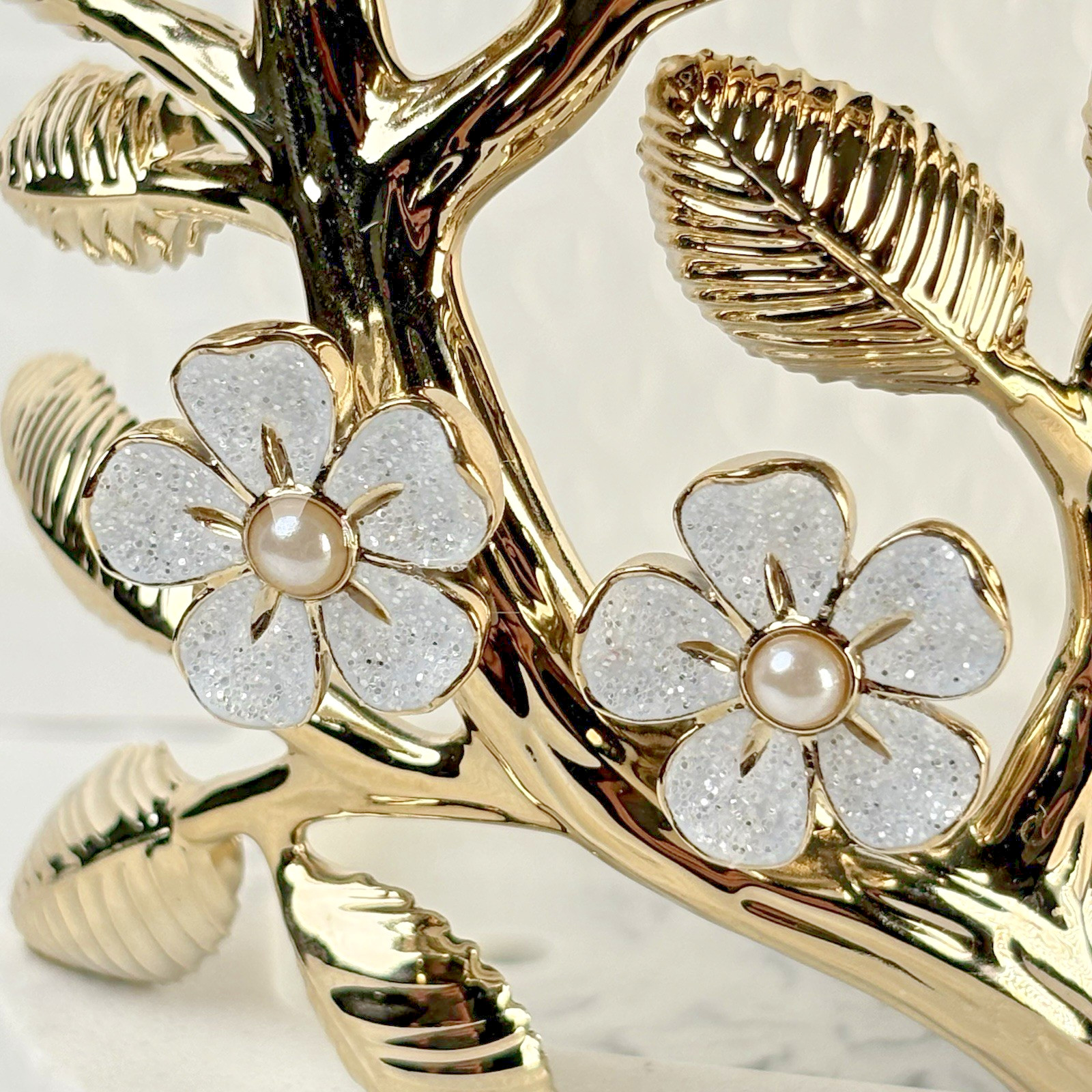 Bath & Body Works Gold Branch White Glitter Flowers Marble Foaming Soap Holder