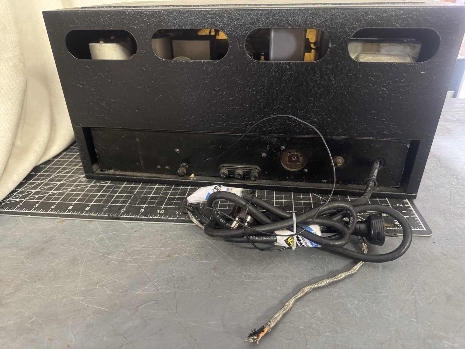 RME (Radio Manufacturing Engineers) Model 69 Ham Receiver – 1935–1940 – Untested