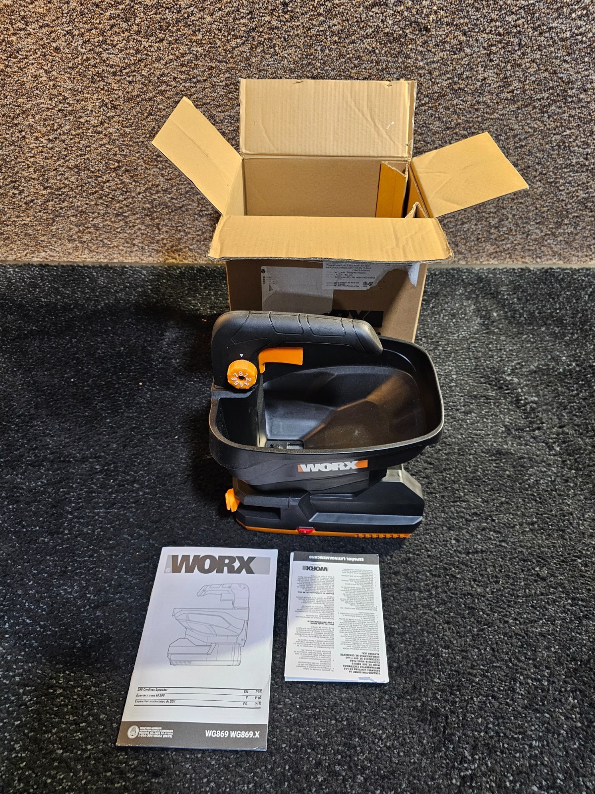 Worx WG869 20V Cordless Handheld Broadcast Spreader *PICTURED ITEM ONLY*