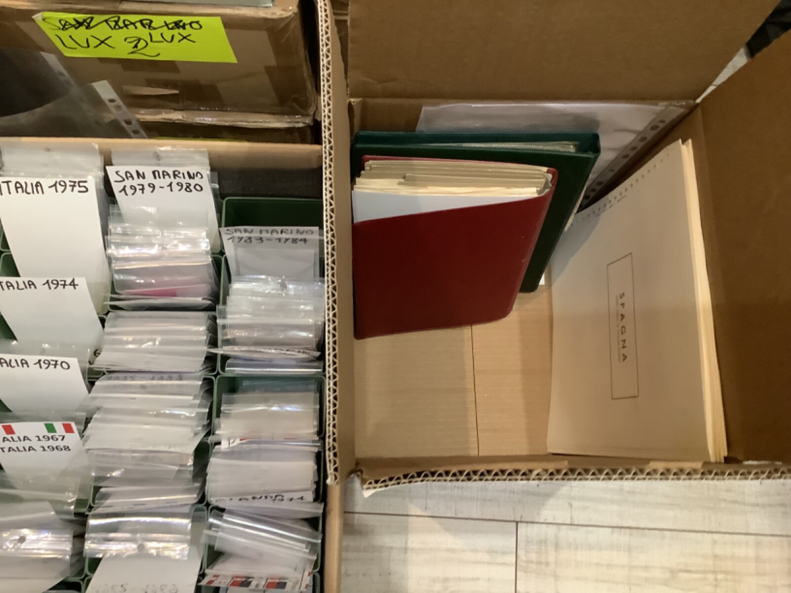 Mega lotto 2 kg decine di migliaia di francobolli Mondiali ( shipping free )