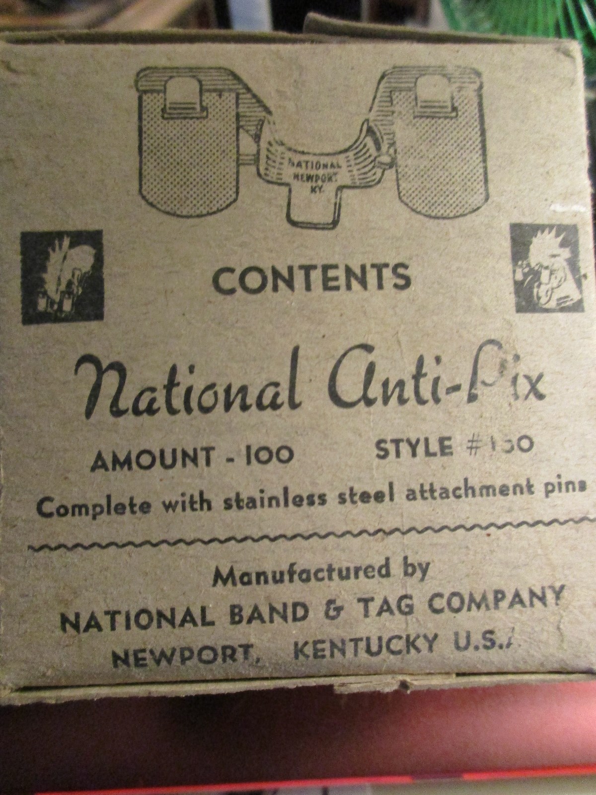 VINTAGE 1940's CHICKEN POULTRY RED GLASSES & PIN ANTI-PIX NATIONAL BAND & TAG CO