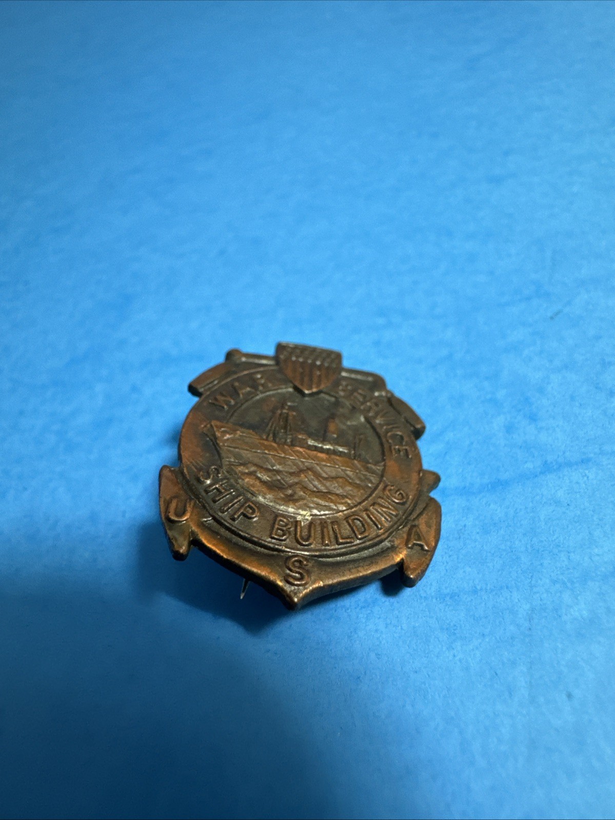WWl Homefront pin War service ship building bronze Pinback W & H Co. (P34)