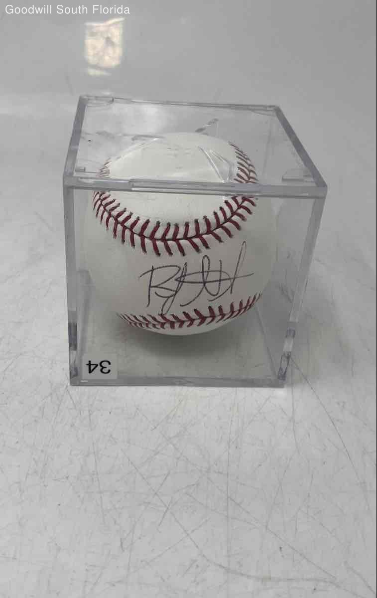 Rawlings White Signature Official Major League Baseball In Case