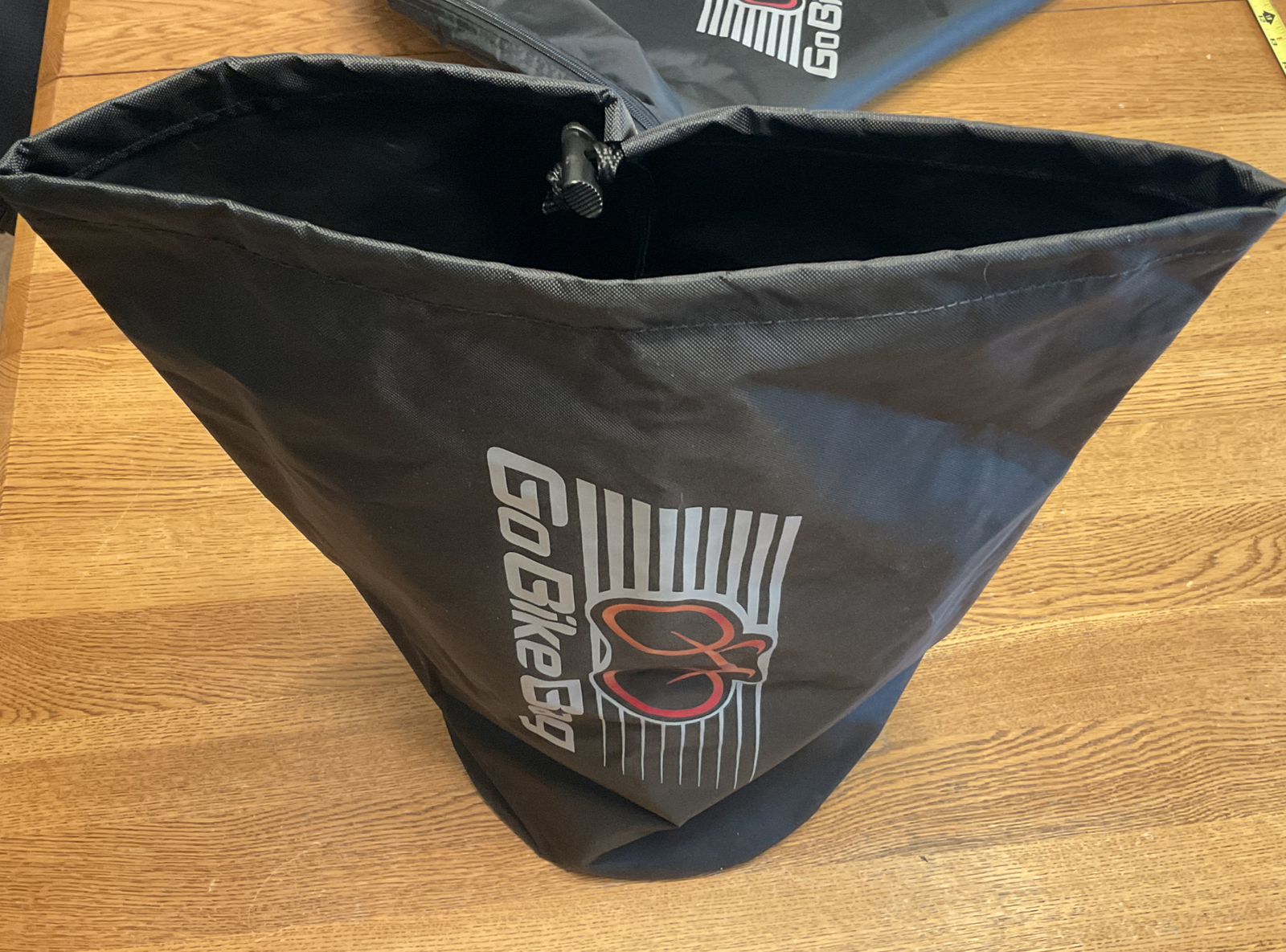 GoBike Single Wheel Bag for 1 Road Bicycle Wheel 27” - 700c w/ matching gear bag