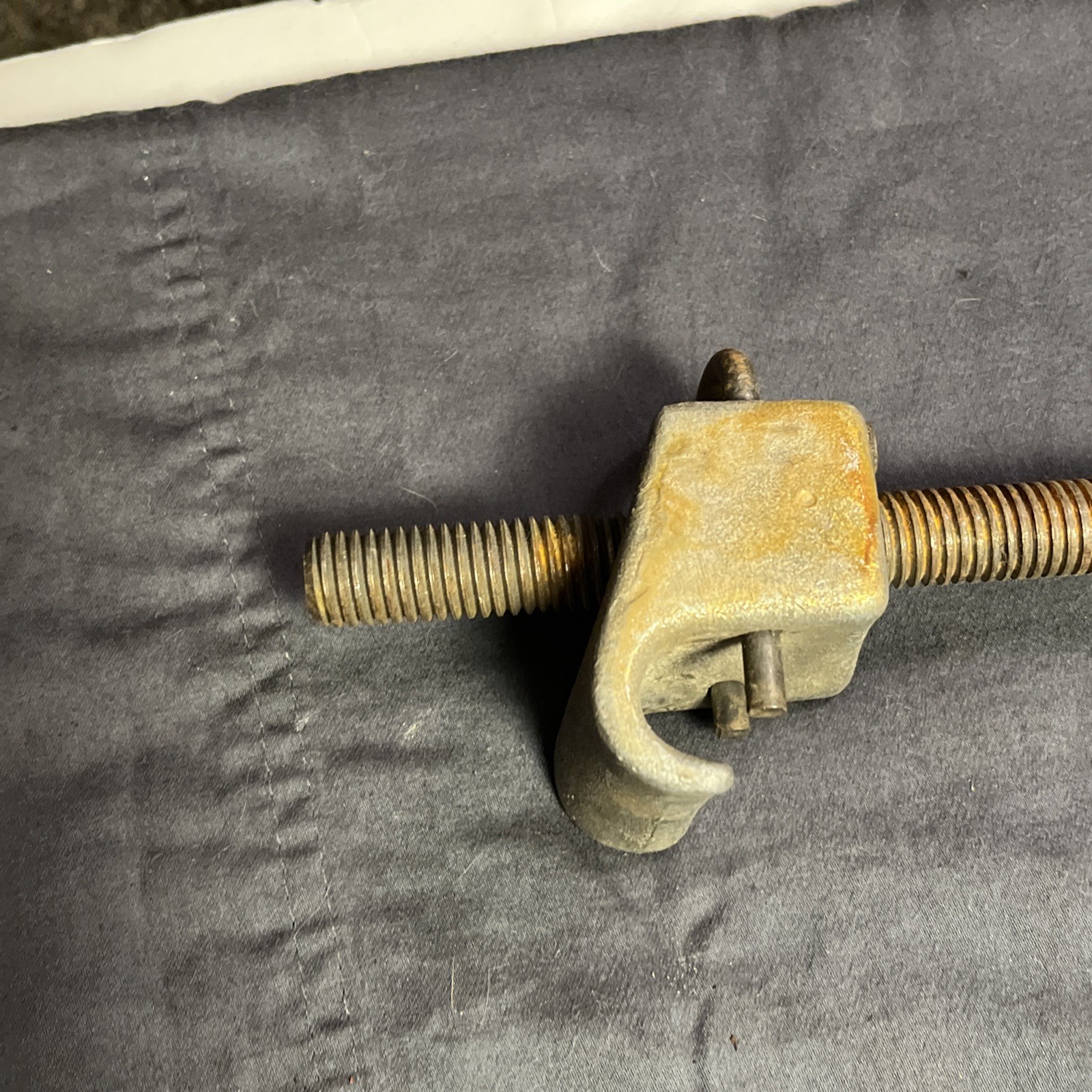 2PC Coil Spring Strut Compressor Shock Clamp Remover