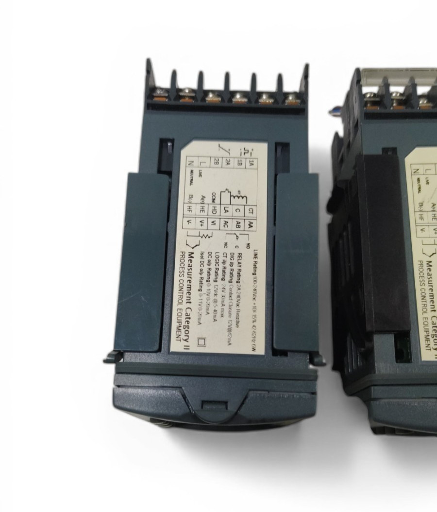 1 PC EUROTHERM 3216/CC/VH/LDXX/R/4CL/G/ENG Temperature Controller