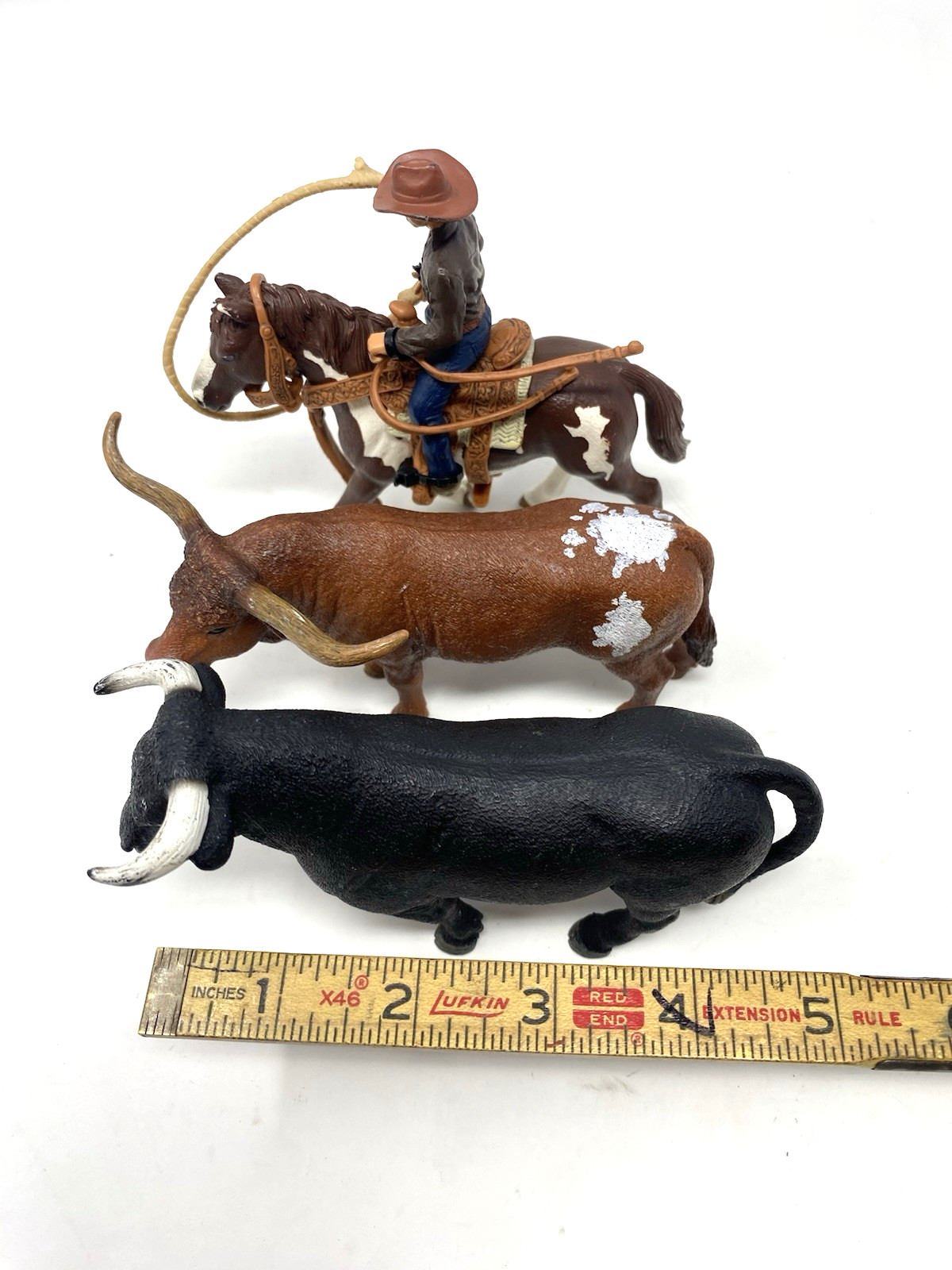 Schleich 2 Texas Longhorn Bulls, Horse & Cowboy Roping Figurines