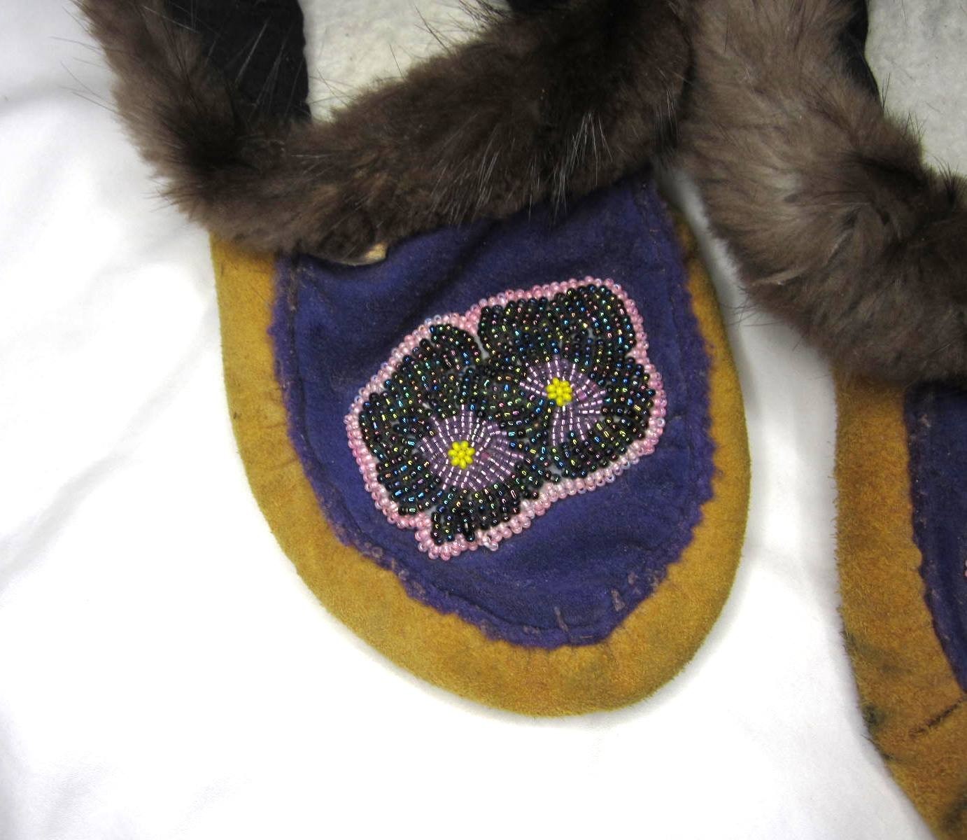 Native Alaskan Moccasins Slippers - Real Fur, Hand Stitched Bead Work - Size 6 W