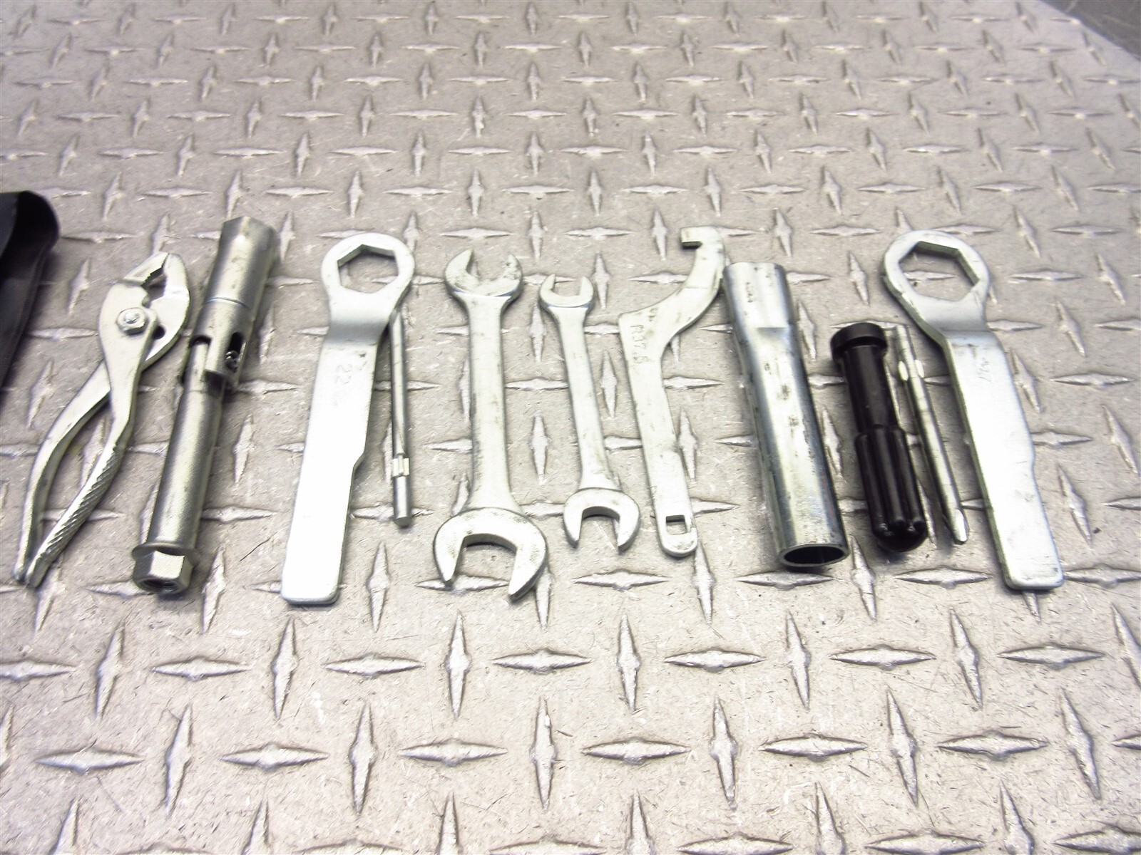 2008 07-09 Kawasaki KLE650 LE650A Versys OEM Tools Tool Bag Pouch Set Kit