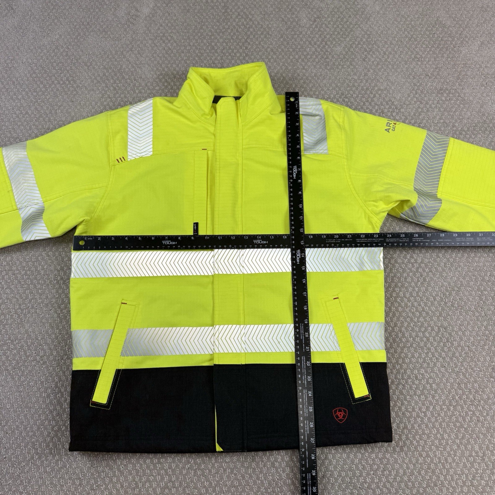 Ariat FR Men’s CAT4 Insulated High Vis Jacket Sz Medium Work Safety Full Zip