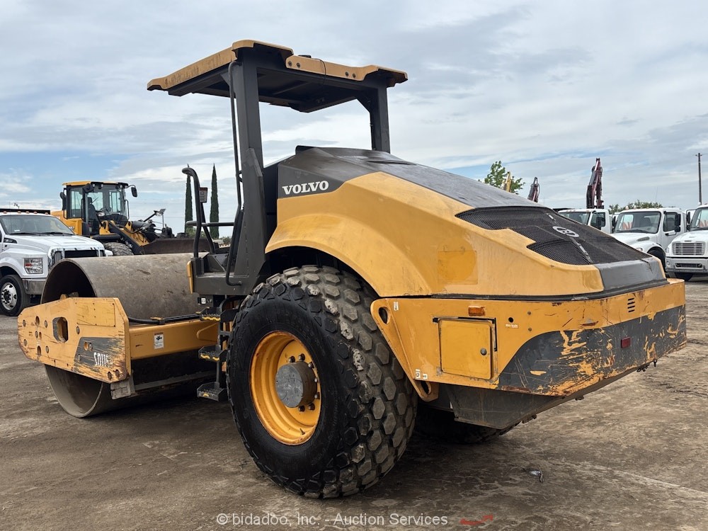 2016 Volvo SD115B 84" Smooth Drum Vibratory Ride On Roller Compactor bidadoo