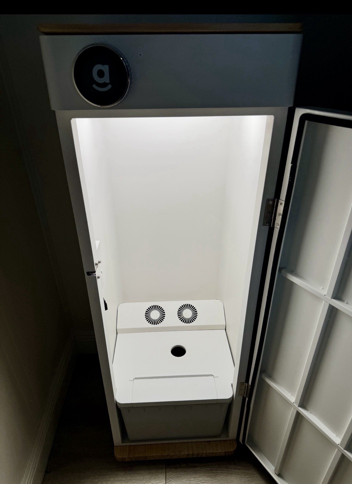 Hey Abby 420 Edition Hydroponic Grow Box (New Condition) With Accessories