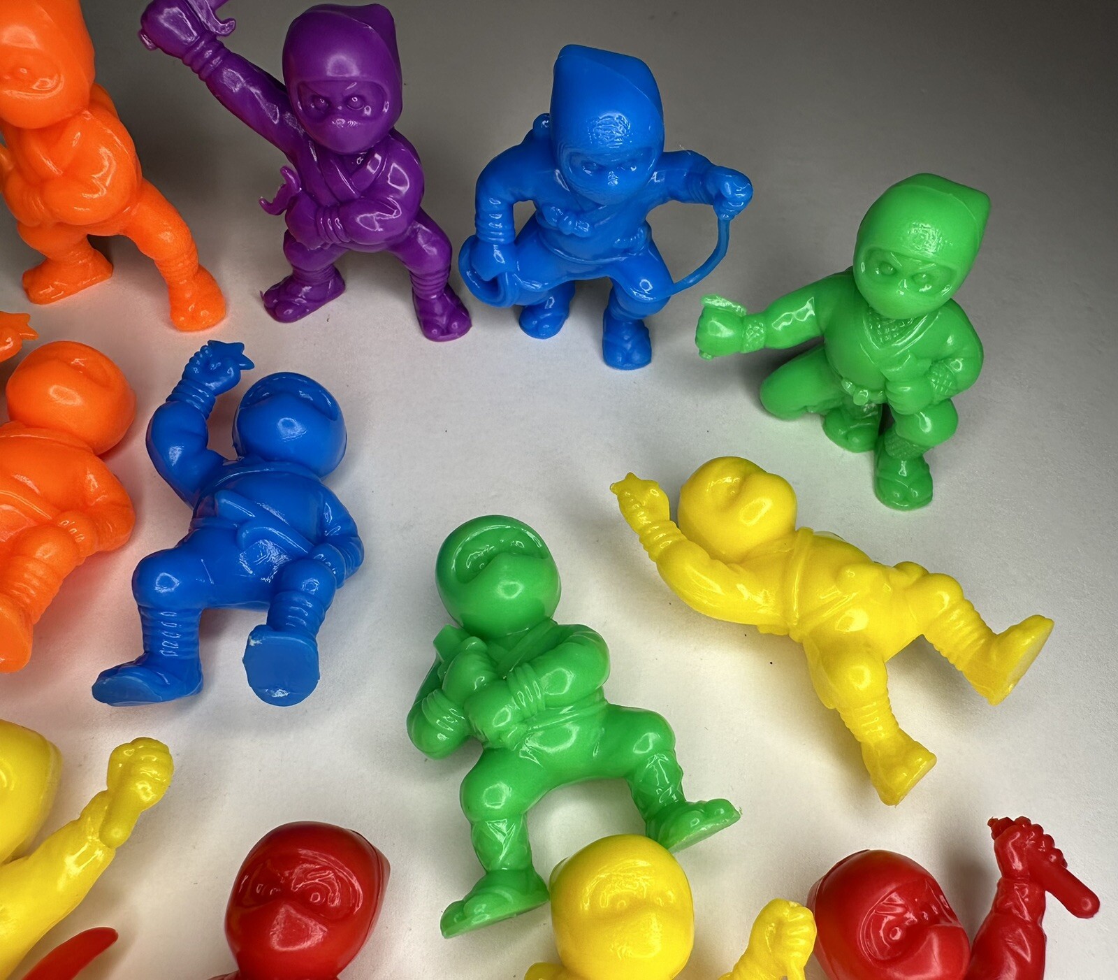 19 Mini Ninjas Gumball Vending Machine Used with Free Shipping