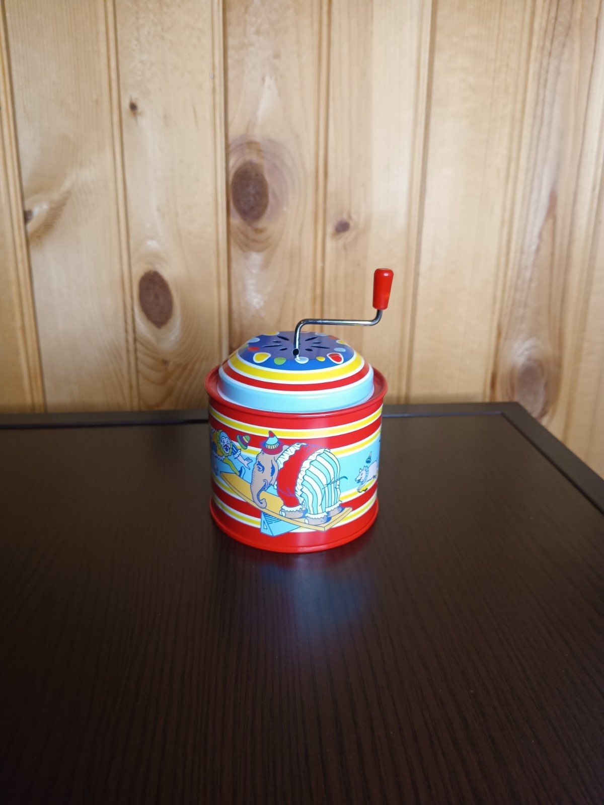 Schylling Classic Round Clown Tin Music Box Toy W/ hand crank Works! 2017