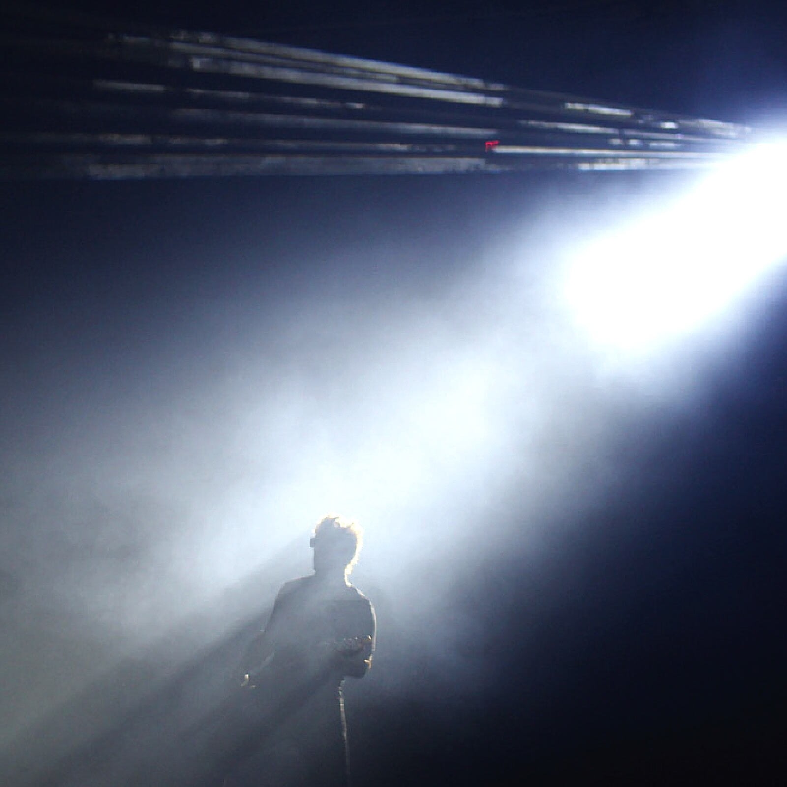 Chauvet H-700 Hurricane 700 Fog Smoke Haze Effect Machine Includes Fluid Remote