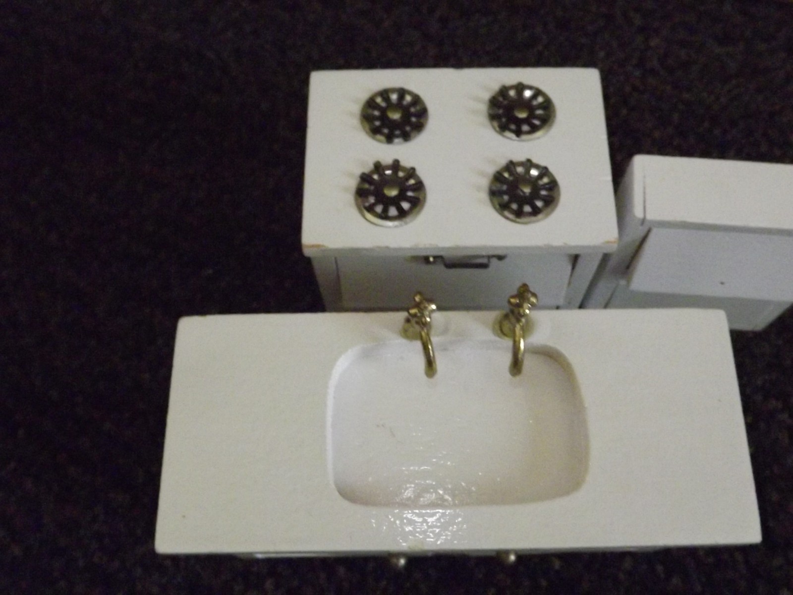 VINTAGE TOY MINIATURE DOLLS & FURNITURE LOT