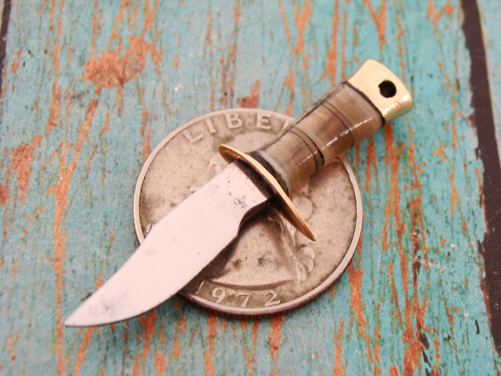 HANDMADE MINIATURE HORN HUNTING BOWIE KNIFE MINI CHARM PENDANT CUSTOM KNIVES