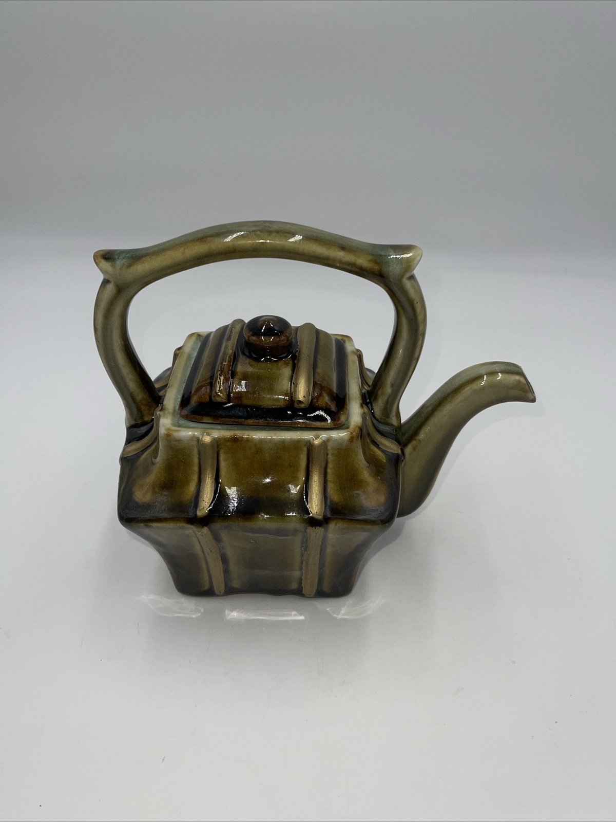 Vintage 8.5" Green Brown Ceramic Tea Pot Kettle Holds 4 Cups Beautiful Pattern