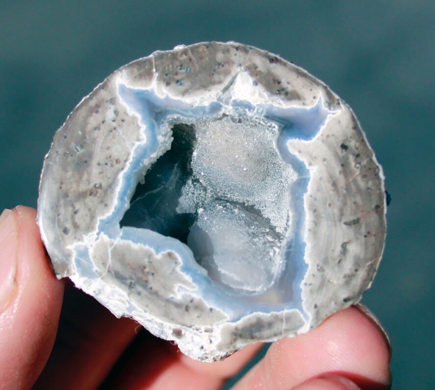 One Pound, 5-7 Whole Dugway Geodes • 1.5" - 2.0" diam.