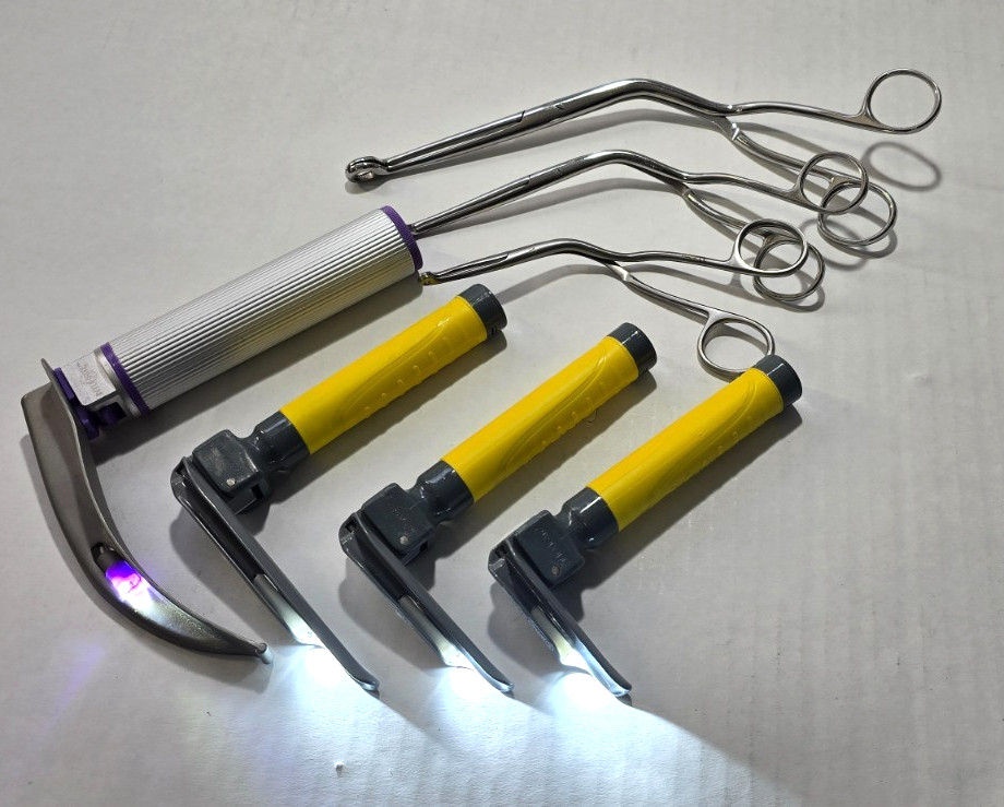 Flexicare Laryngoscope Miller#00,0,1 Mac#3 Blades W- Handle Magill Set of 3