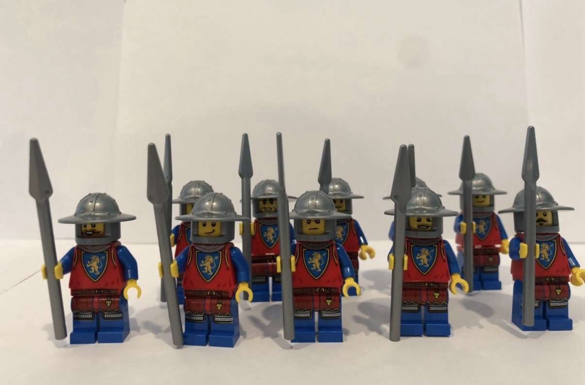 (Lot Of 10) LEGO Castle Lion Knight Minifig Soldiers For Army Building
