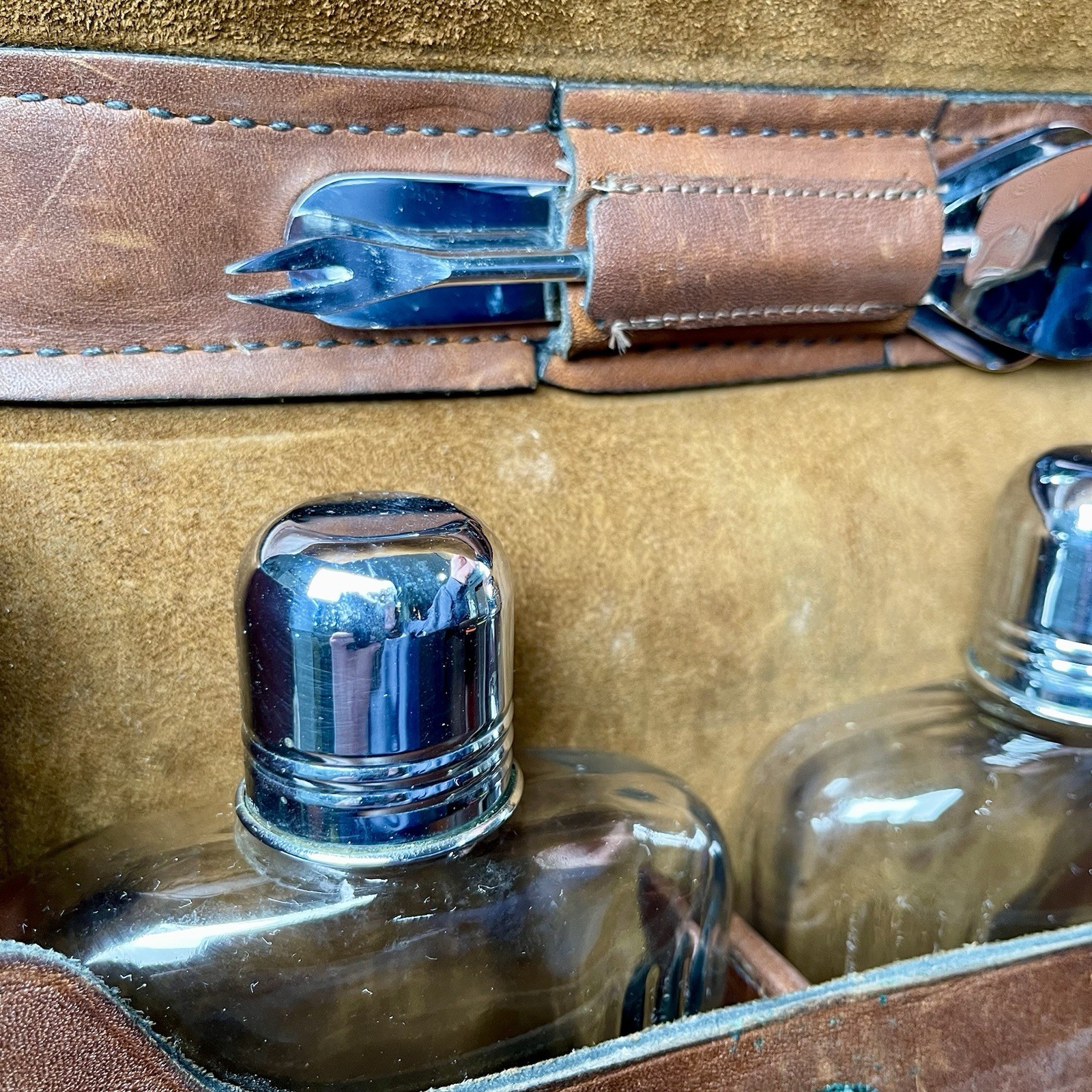 Vtg Bosca Travel Bar Set: Leather Case 2 Flasks Shot Glass Bottle Opener Stirrer