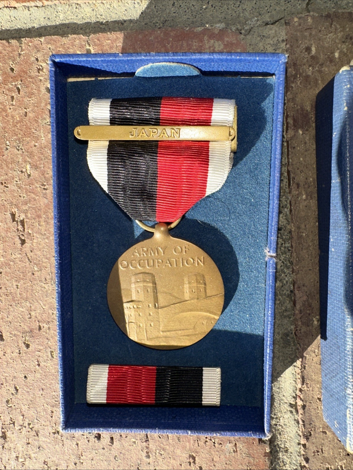 WWII US The ARMY Occupation Of JAPAN Medal with JAPAN bar, 1945 World War 2 BOX