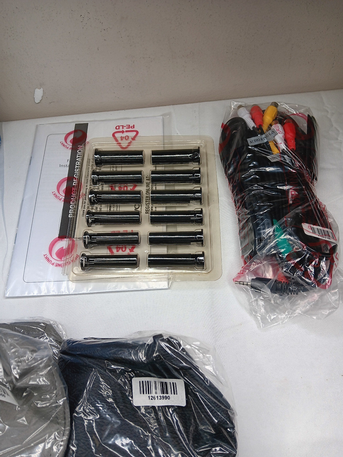 Audiovox AVXMTGHR9HD 9" Headrest HD Monitor w/ DVD Player