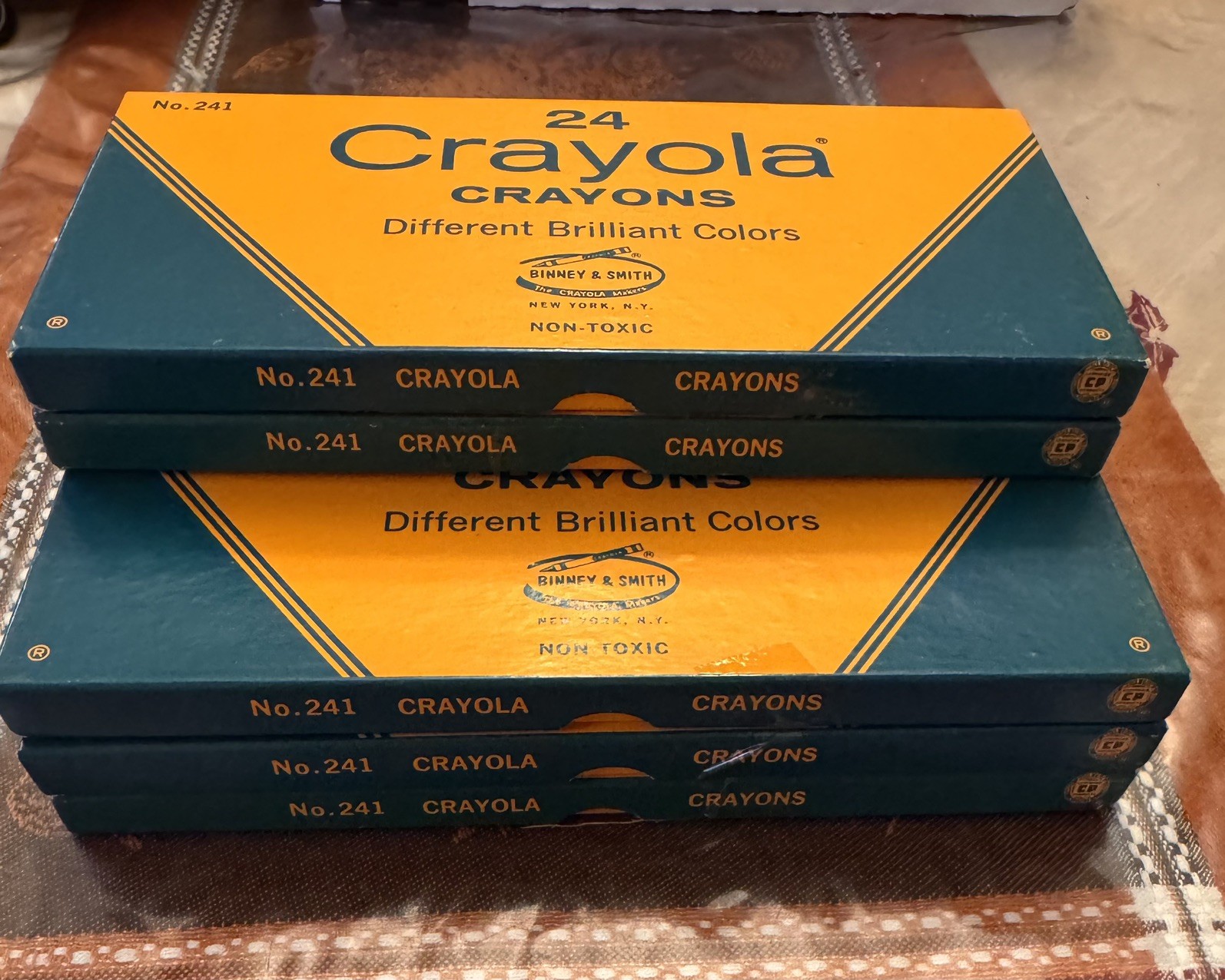 Binney & Smith Crayola Crayons Vintage Flat Box 24 Count No 241 Retired HOF NOS!