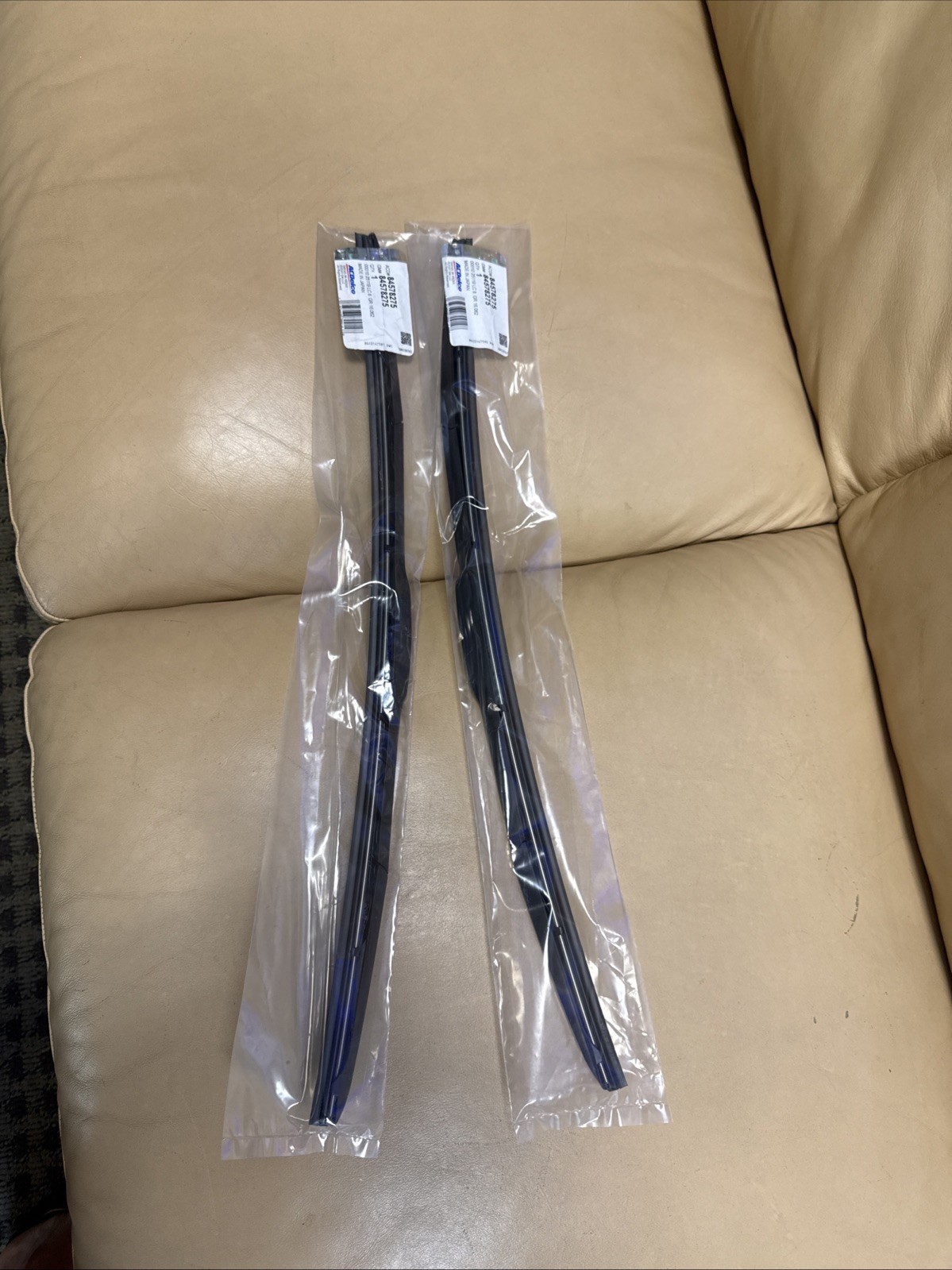 GM 19-22 SILVERADO SIERRA 1500 WINDSHIELD WIPER BLADE Pair  GMC 84578275