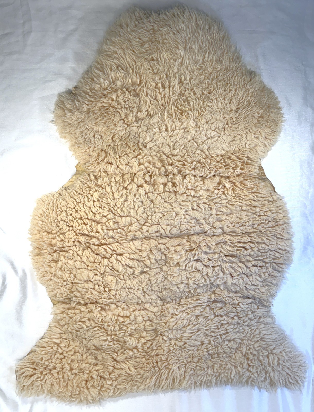 Natural Sheepskin GOLD STAR Ivory Wool Hide Pelt Rug.