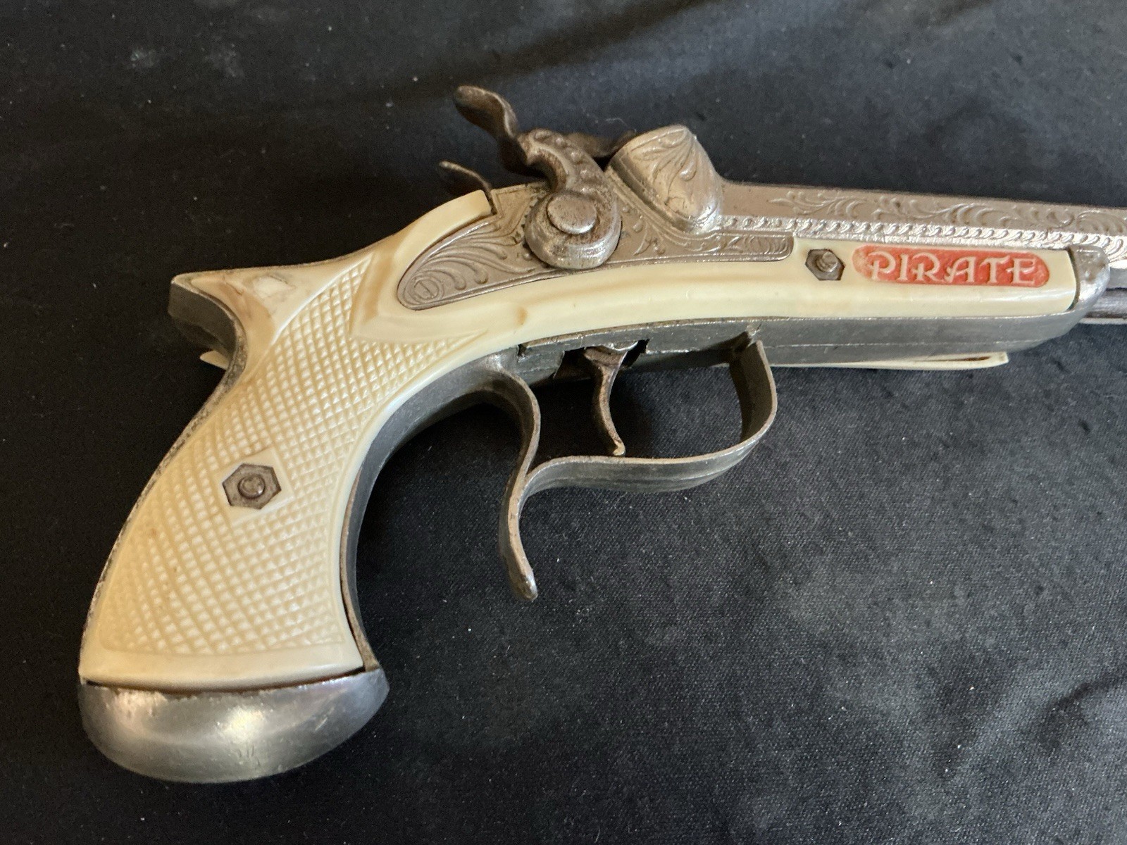 Hubley Double Barrel Pirate Gun / Working/1950