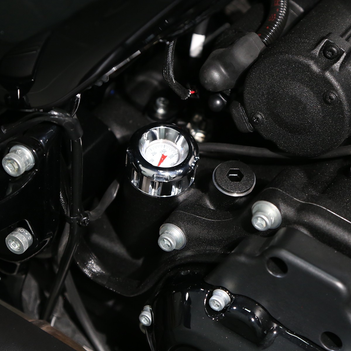 Chrome Oil Temperature Dipstick For Harley 2017-2025 Touring Road Glide FLTRX